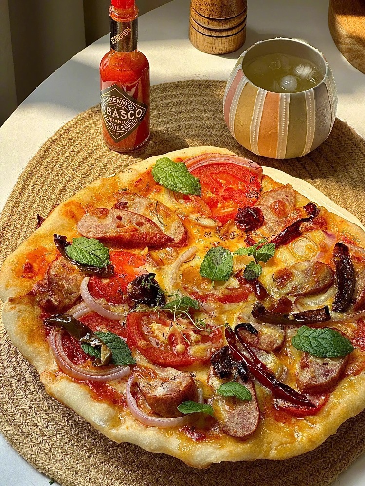 家庭版自制美味披萨🍕堆满满的料，每一口都好满足😋 ​​​