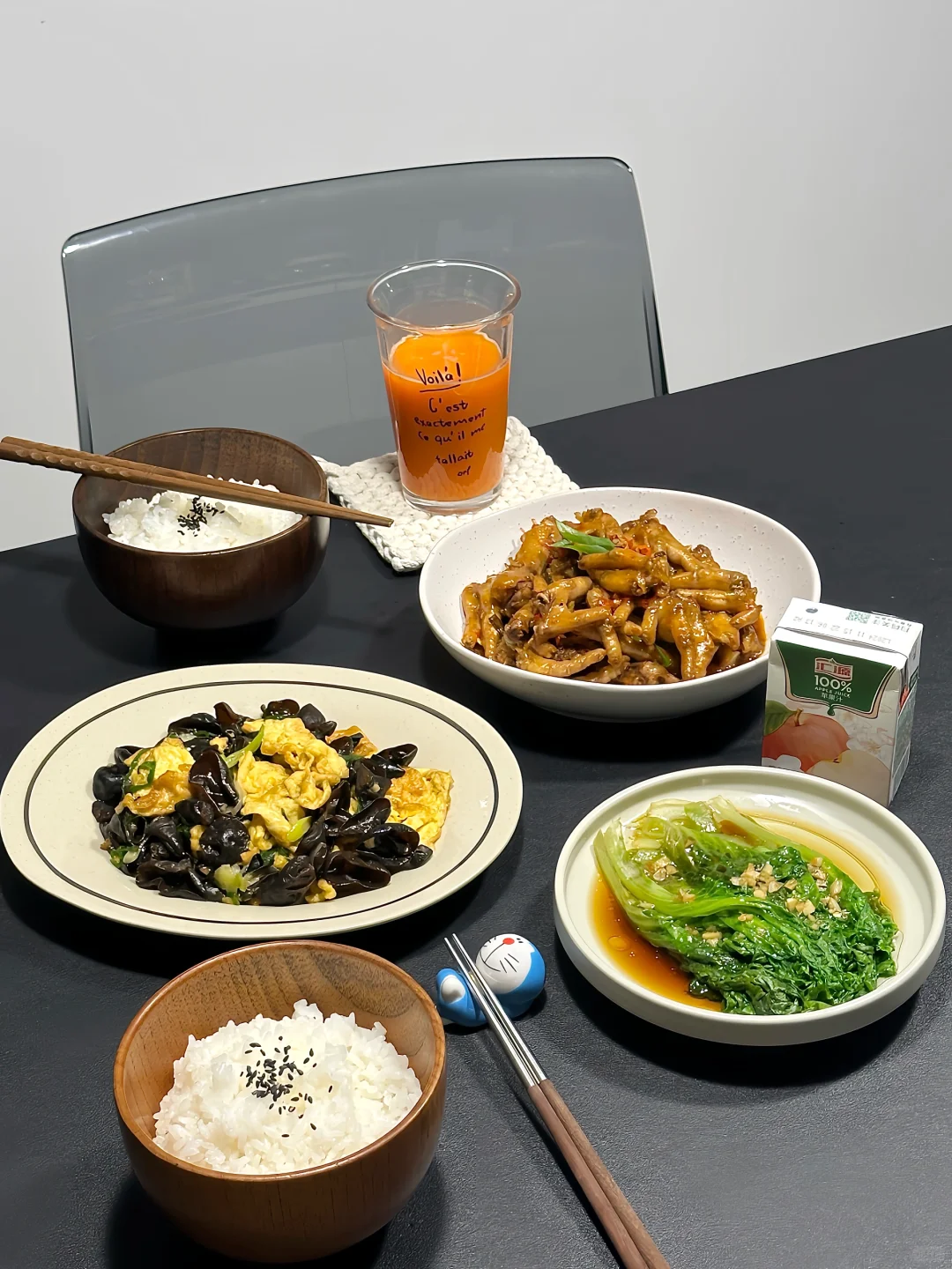 二人食晚餐｜木耳炒鸡蛋➕香辣鸡爪🍚🥢