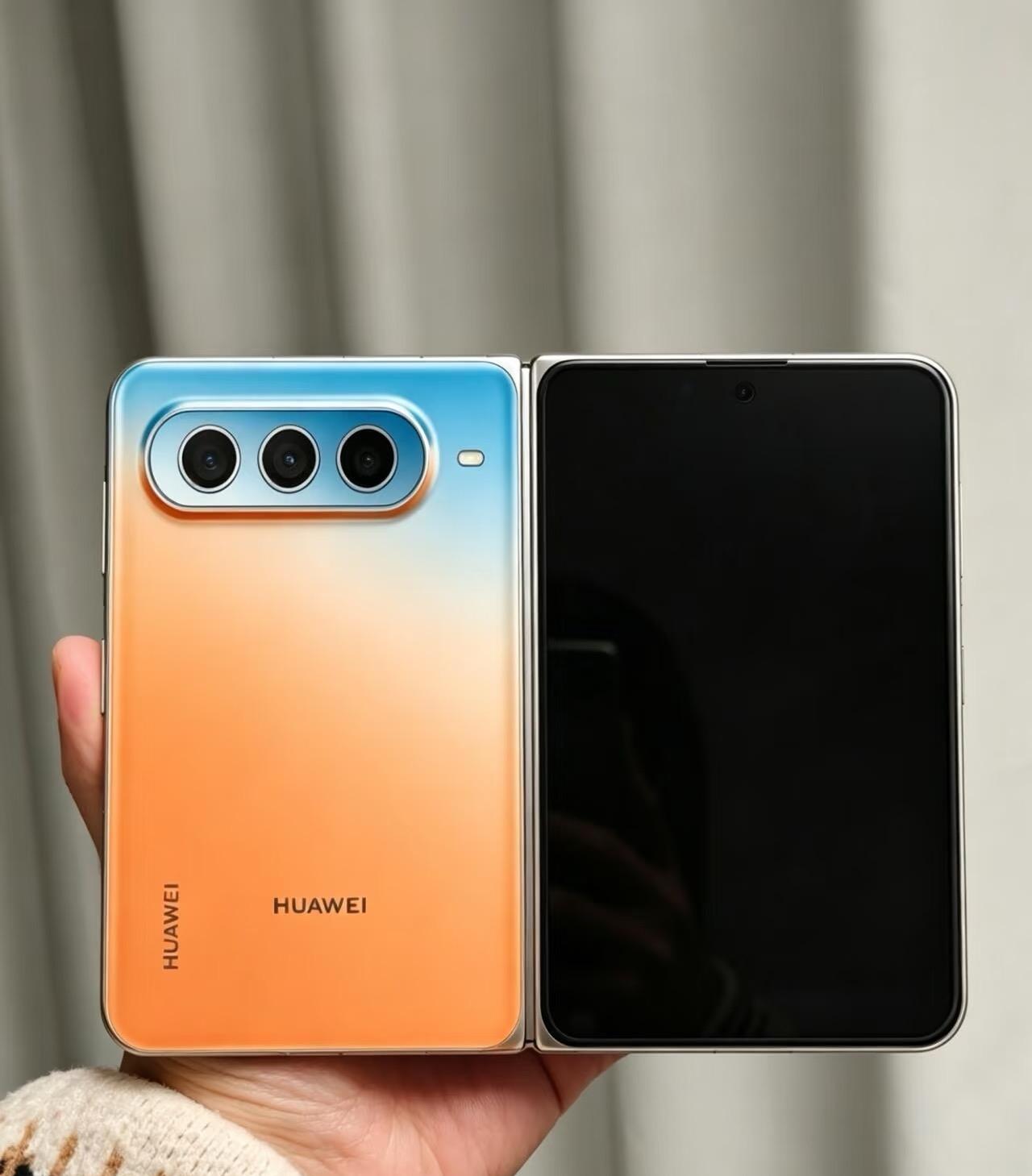 华为 pura x max 来了！
华为大阔折pura x max终于曝光了，下