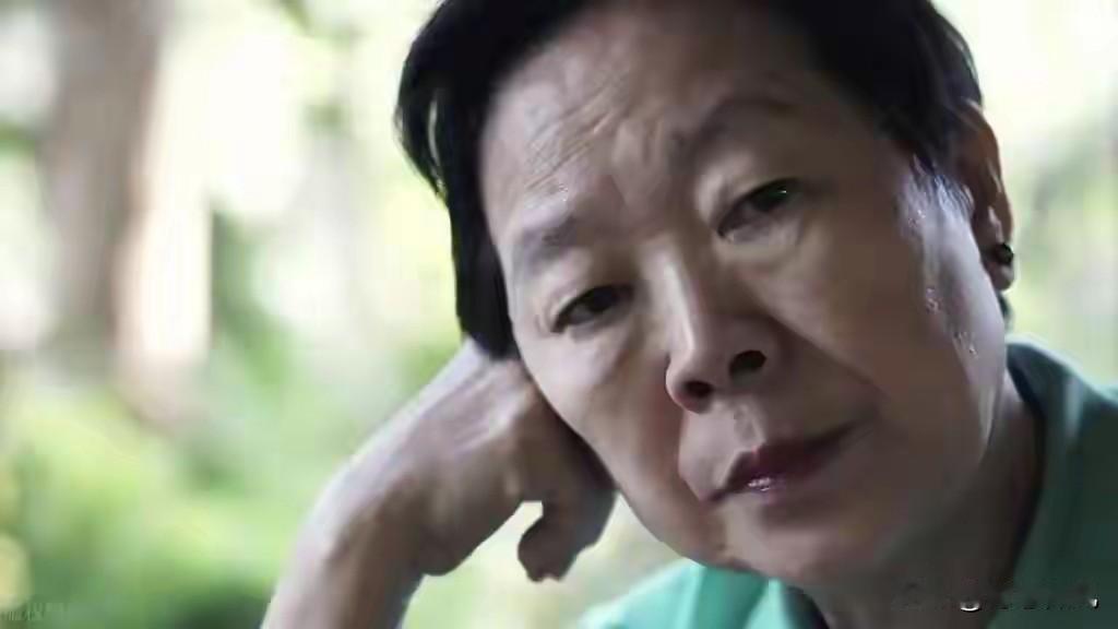 无儿无女，把3个外甥当亲儿子疼了半辈子，病倒后才明白：一个都靠不住
 
我这辈子