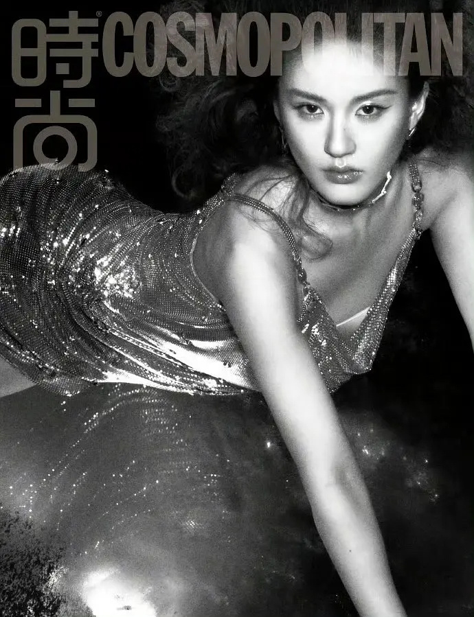 赵露思五官精致，但为何拍摄风格如此？真的好看吗？ ​​​