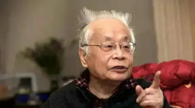 何祚庥、胡锡进之流，难怪如此忌惮毛主席，如此害怕人民群众怀念毛主席，将人民群众自