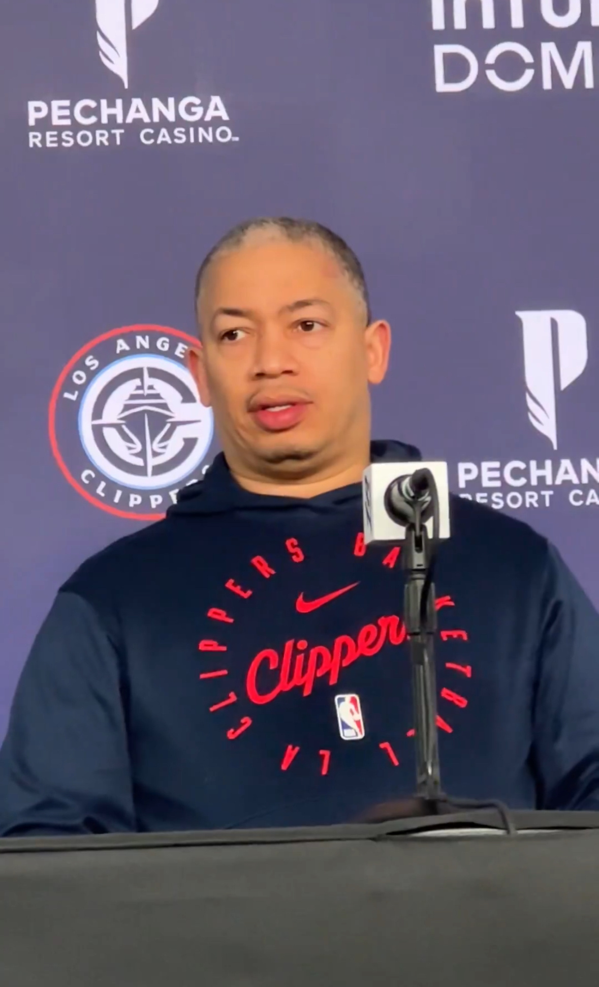 卢：“哈登刚来快船的时候，他做得不多，他每场比赛就出手7次，我们队内有卡椒等人，