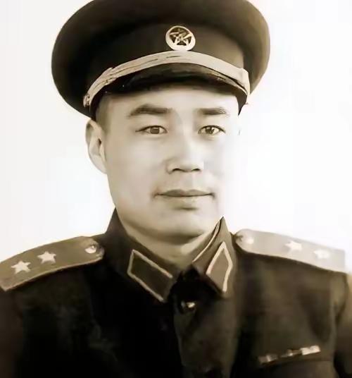 1943年，王近山抗命歼灭13车日军，清点战利品时，却发现不对劲儿：全是军刀，枪