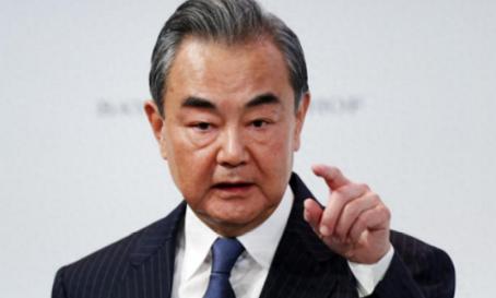 他根本没把王毅的警告放在眼里，三天不到，鲁比奥就撕破脸了，不仅反对中国设立黄岩岛