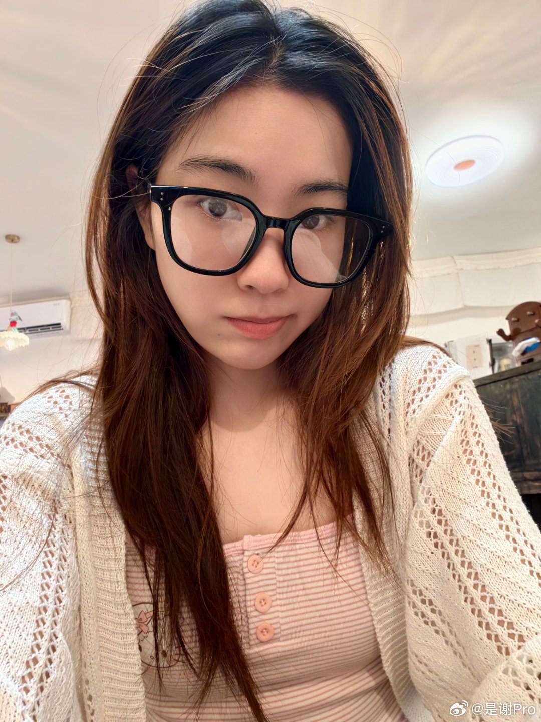 我可真是个大馋丫头，明明在健身期，还吃这种重油重辣的，吃完之后，满满的负罪感 深