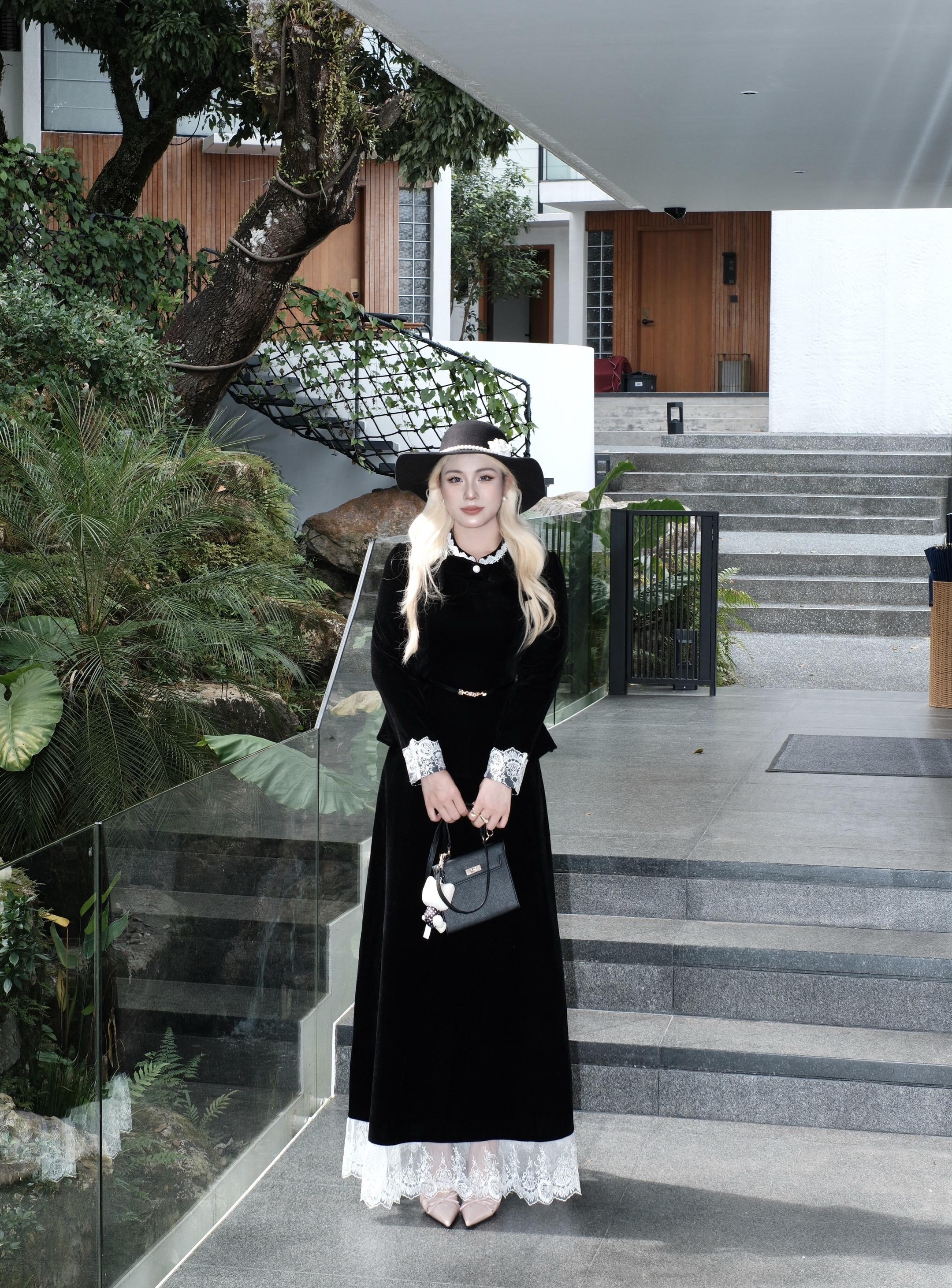 原来以为相遇不易 后来发现重逢更难。