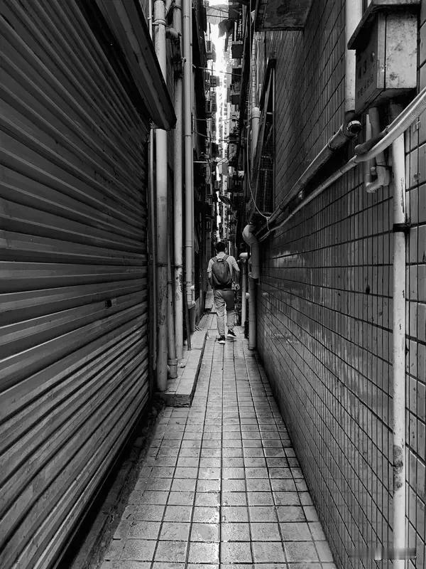 富在深山有远亲
社会就是这么现实
早就被古人总结出来了
不要看不开
也不要去纠结