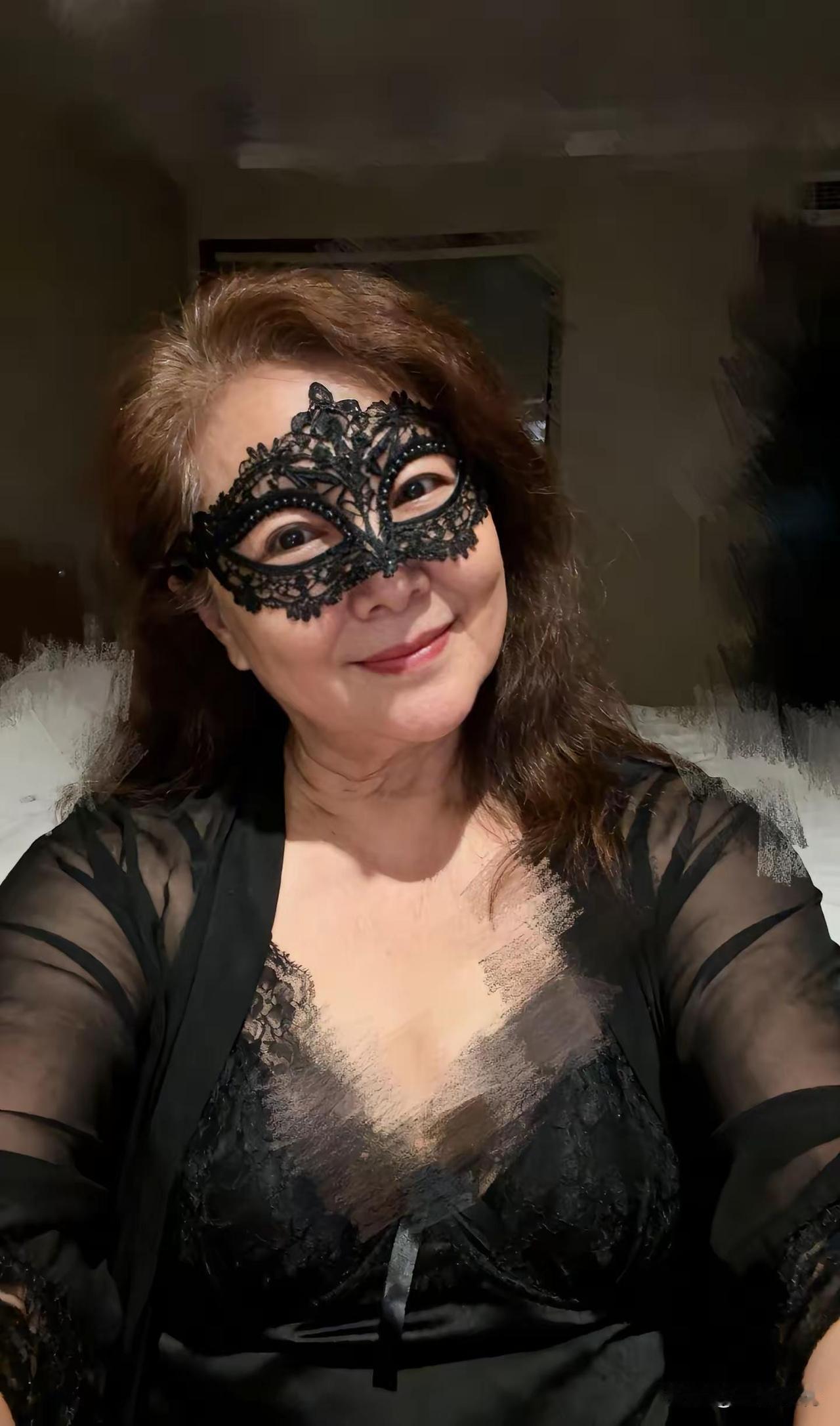 我超喜欢谈吐有素养的美人。就像朱自清在《女人》里写的那种艺术的女人，浑身散发着温