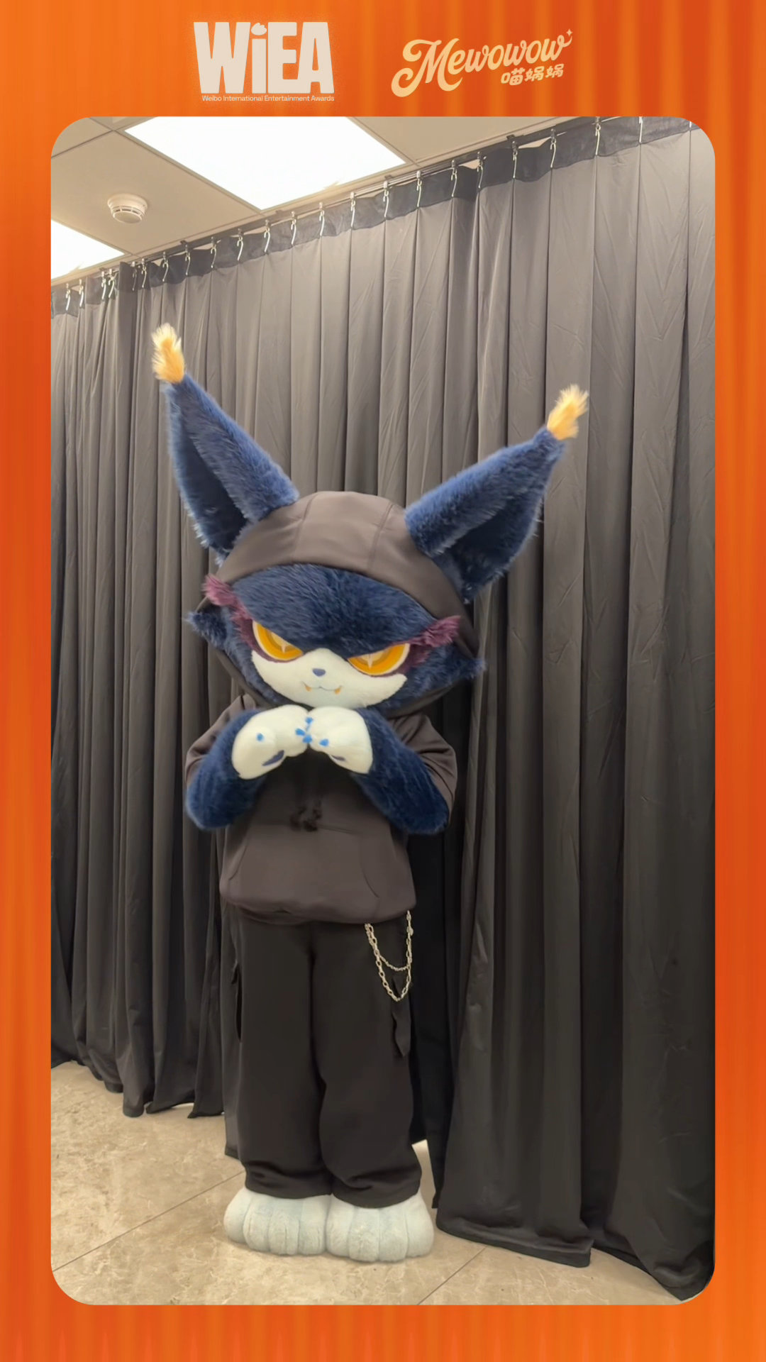 喵娲娲可以去教李小冉跳舞了 喵娲娲跳舞超有范儿，画风反差趣味十足，可以去当李小冉