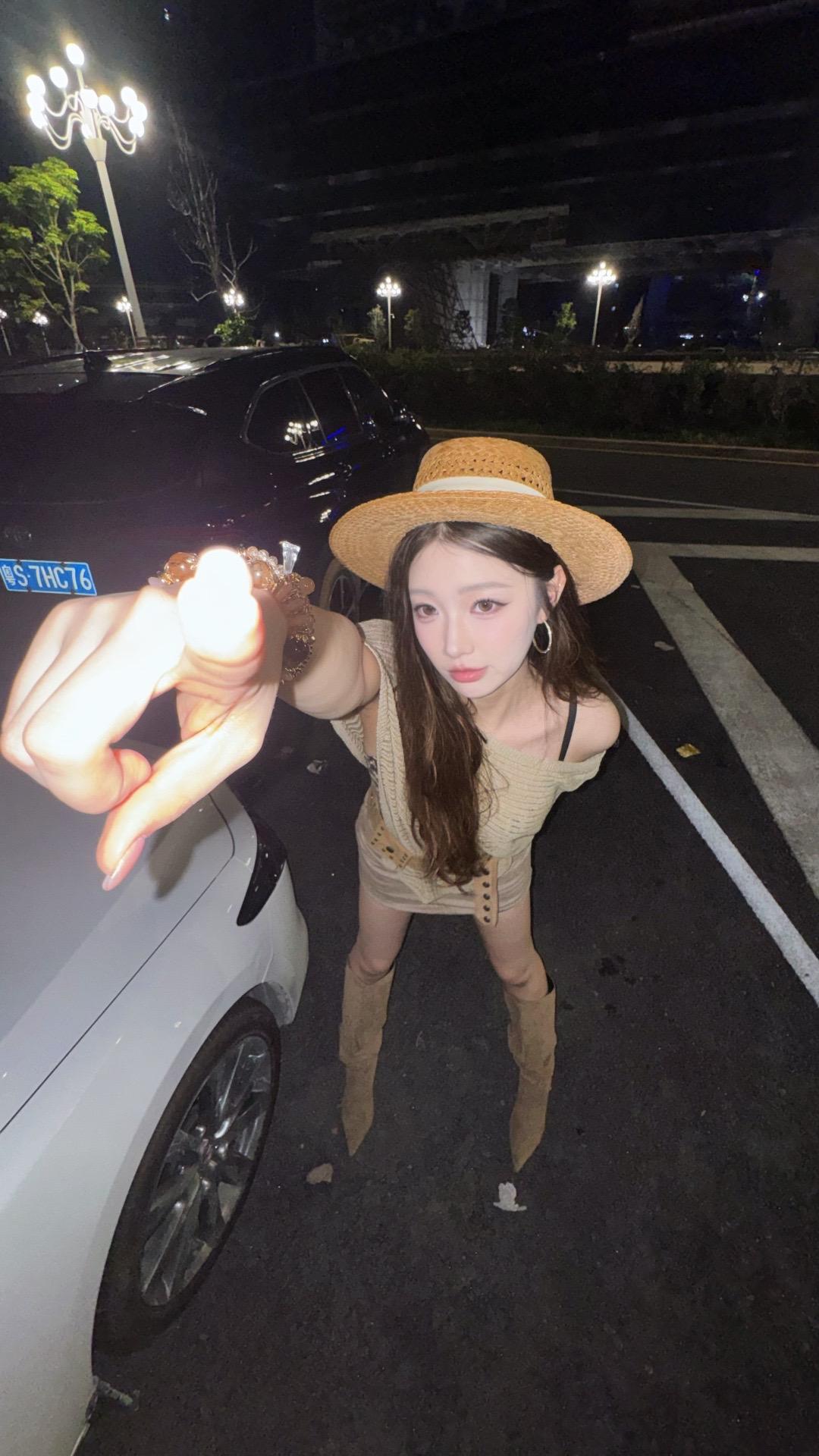 我每天都呆萌的望着这个世界 直到有人跟我说 这个叫傻叉