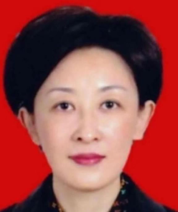 又揪出来一个巨贪，金额高达9.7亿，首富夫人郝斌跨境逃亡失败了。2025年12月