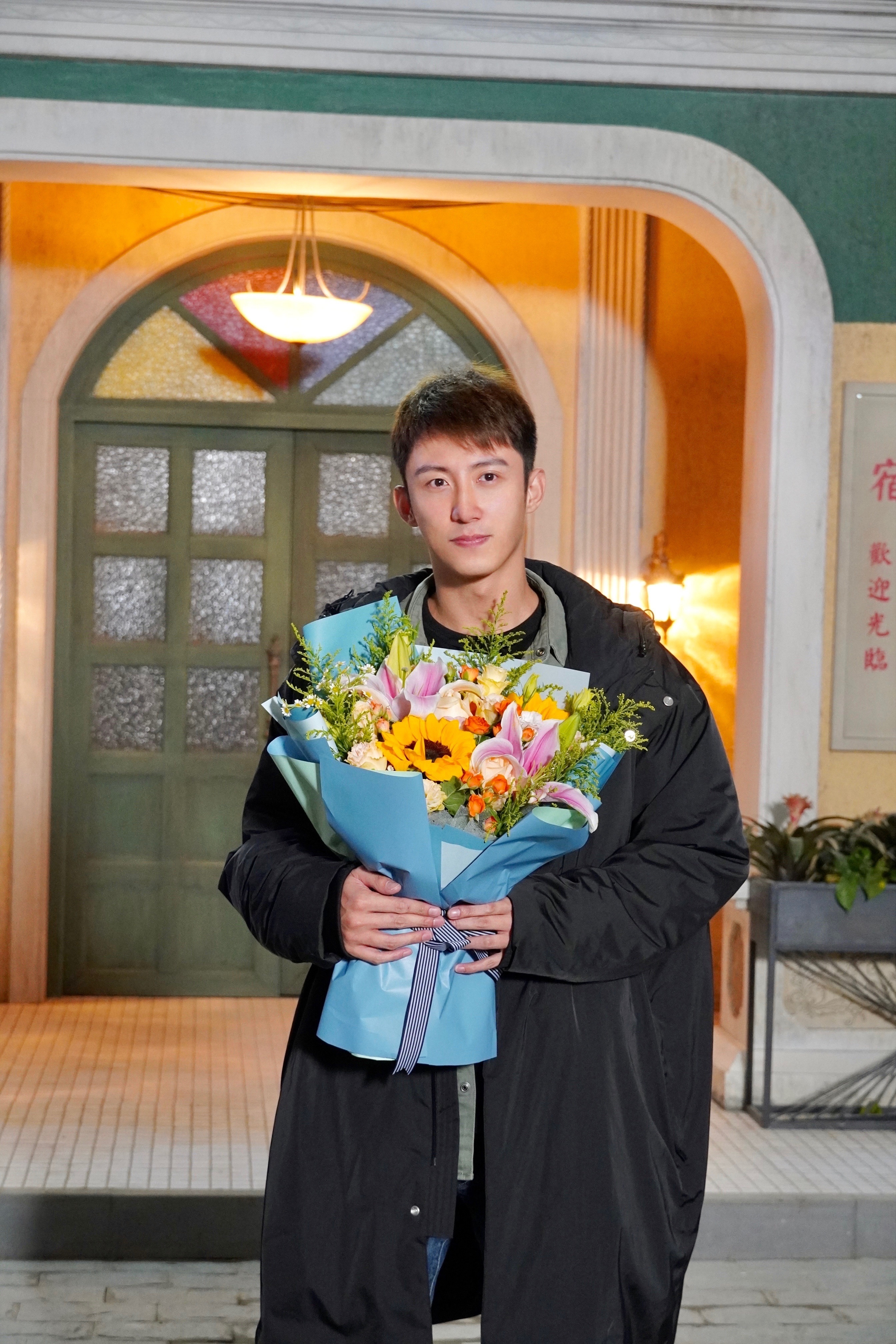 黄景瑜︱早期照片︱嫩瑜时期20211018《斗贼》杀青官方出图+生贺图，制片人“