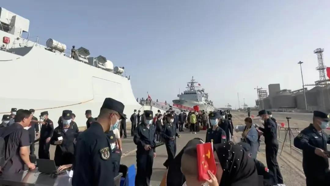  
撤离1100名同胞！海军威武！