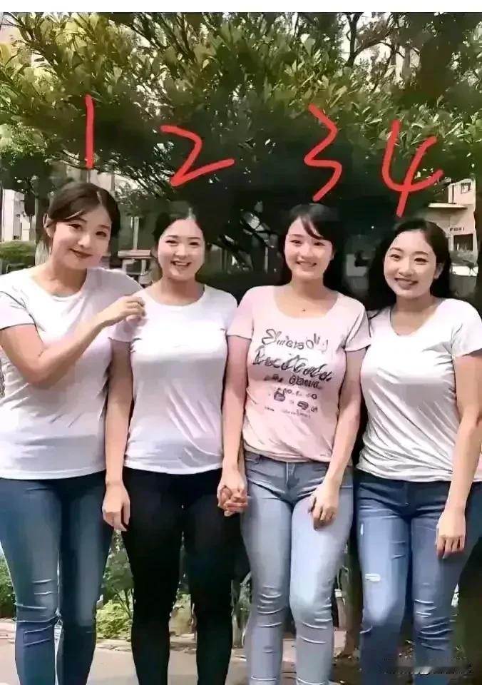 在画里找婆婆，咋找呢？婆婆找不到了？快来找！看这儿，图上那个婆婆就在那儿等你呢。