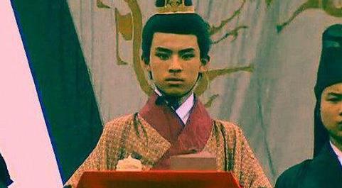 公元280年，孙吴末帝孙皓身着素服，跪接晋朝 "归命侯" 印绶。这个曾在武昌酒池