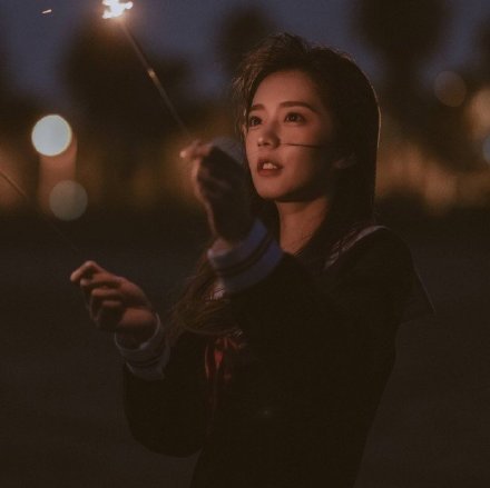 -              圈子小，事很少，也挺好    岁月一场，好的坏的，