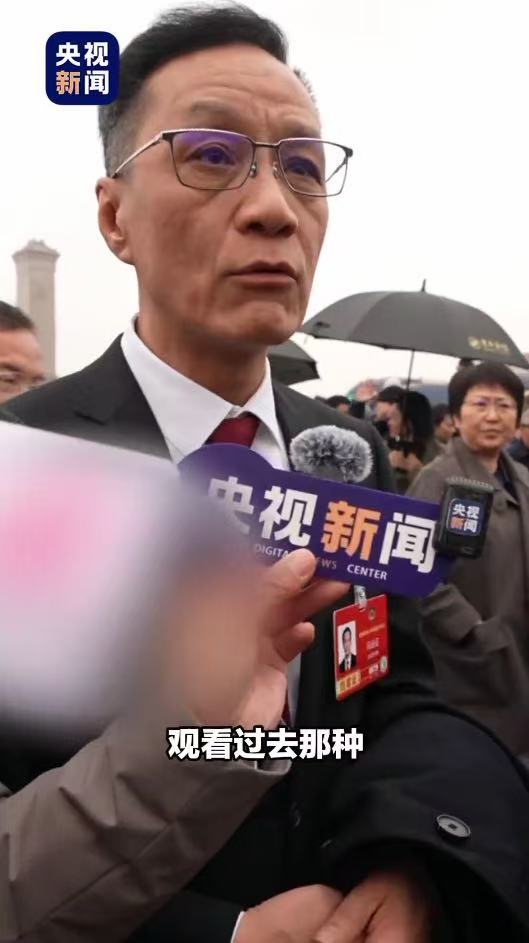 冯远征希望微短剧提高艺术质量 微短剧火爆是快节奏生活的必然，但不能只追流量、粗制