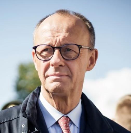 德国总理默茨今天（北京时间2月25日）发文写道：“我将带着这份提议前往中国，探讨