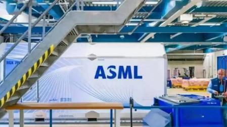 忍无可忍，无需再忍！面对ASML彻底断供DUV光刻机，北京直接甩出三句硬话：不接