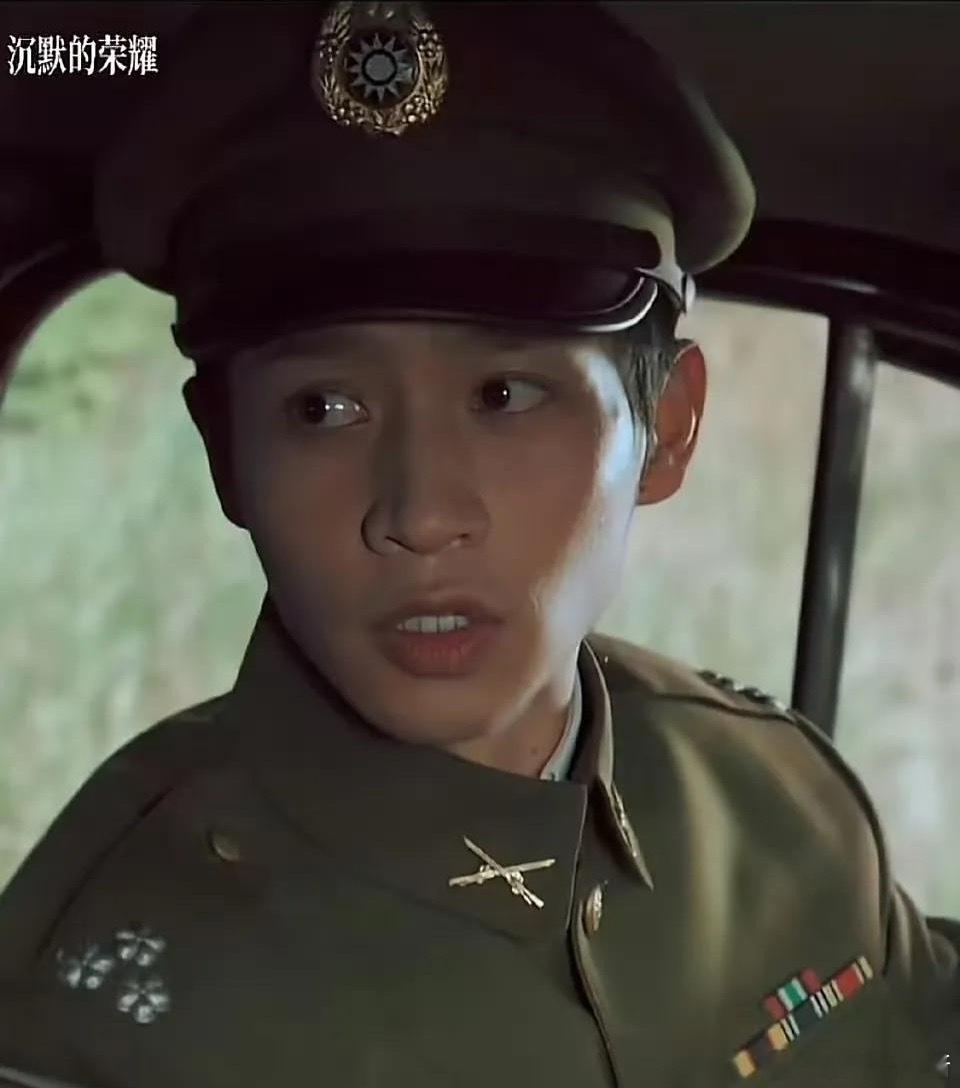 特别好奇魏晨背后到底有没有高人指点？39岁了，不常上综艺，也不怎么露面，当年还是