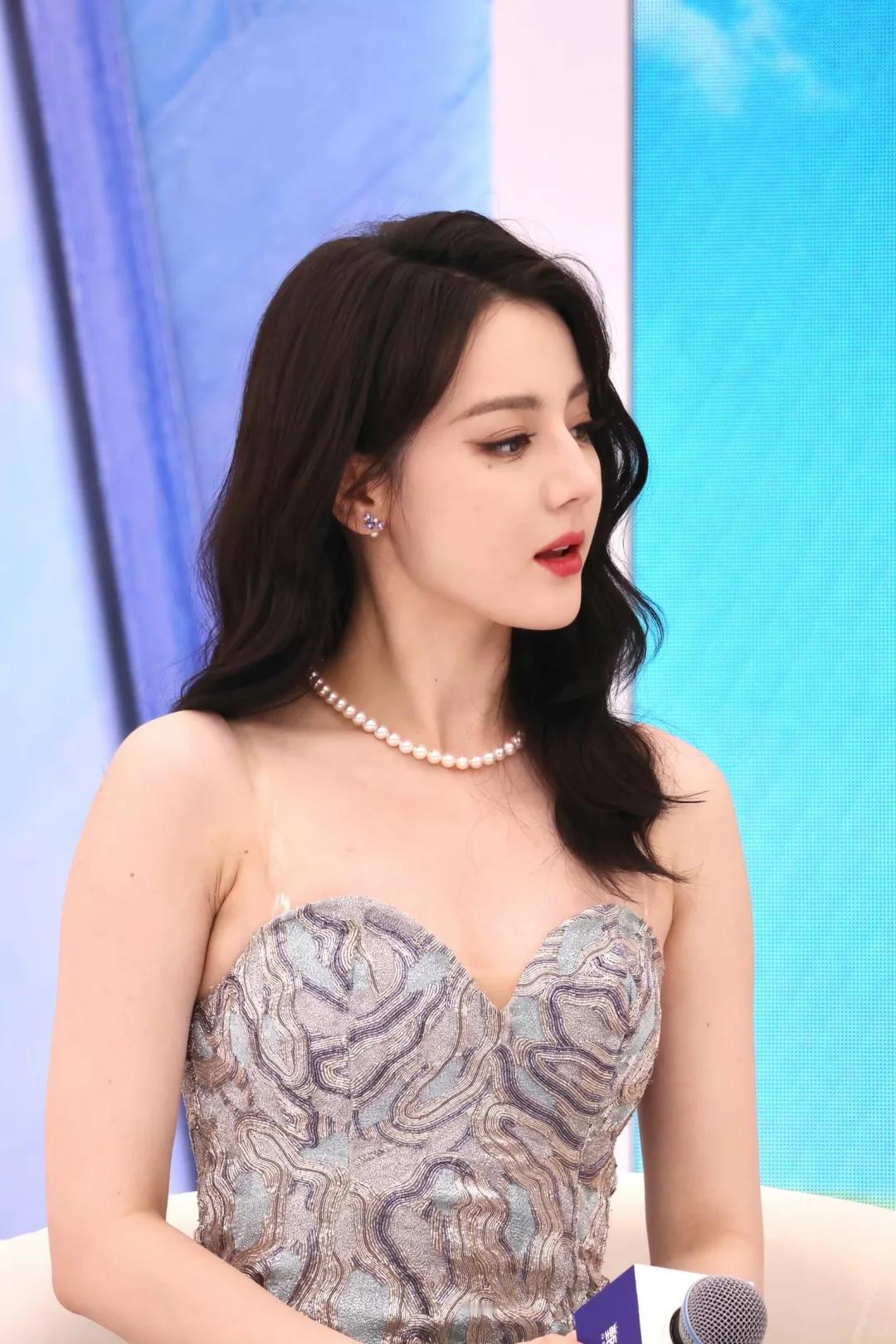 迪丽热巴今日直播生图 