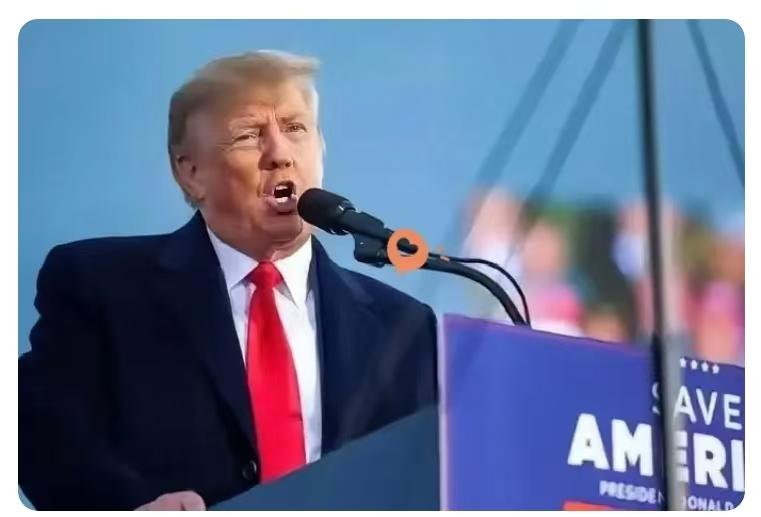 特朗普傻眼了，
就在他出售武器装备给台海，中国首次以“武力”威慑美国，中国公开表