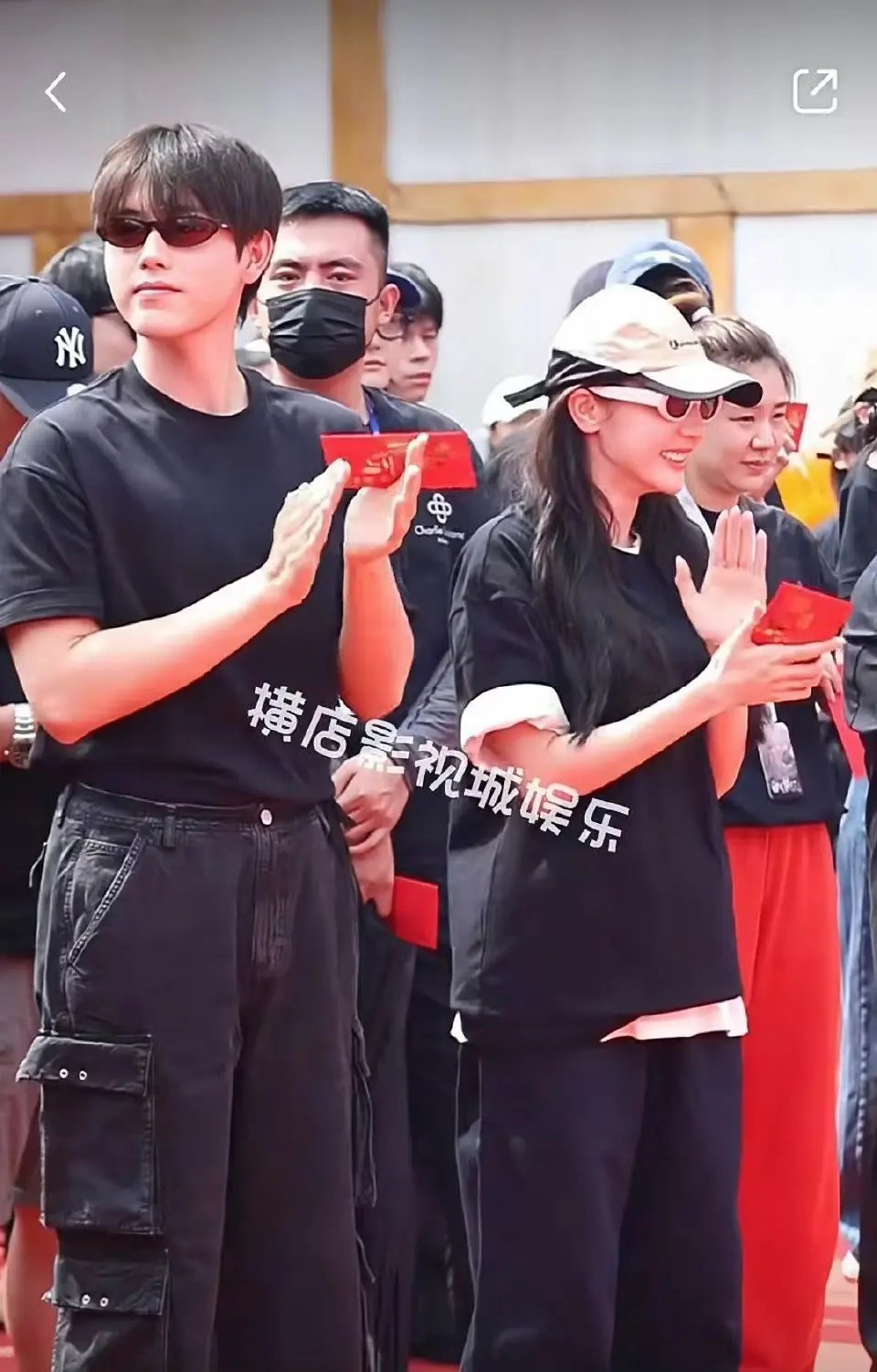 不是...阿瑟的脸问题更大吧 ​​​