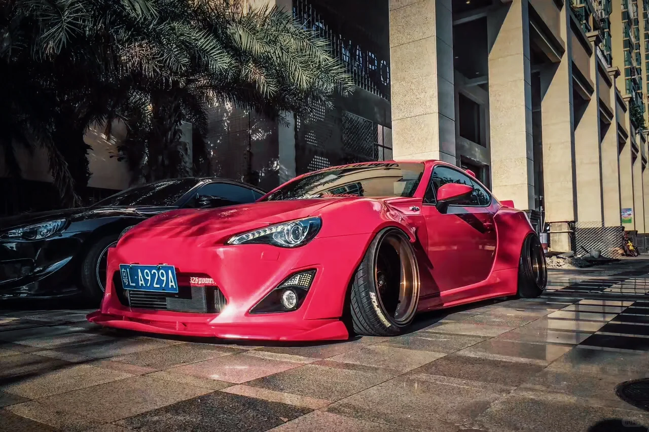 都说蓝牌不好看｜其实是你的车不够帅