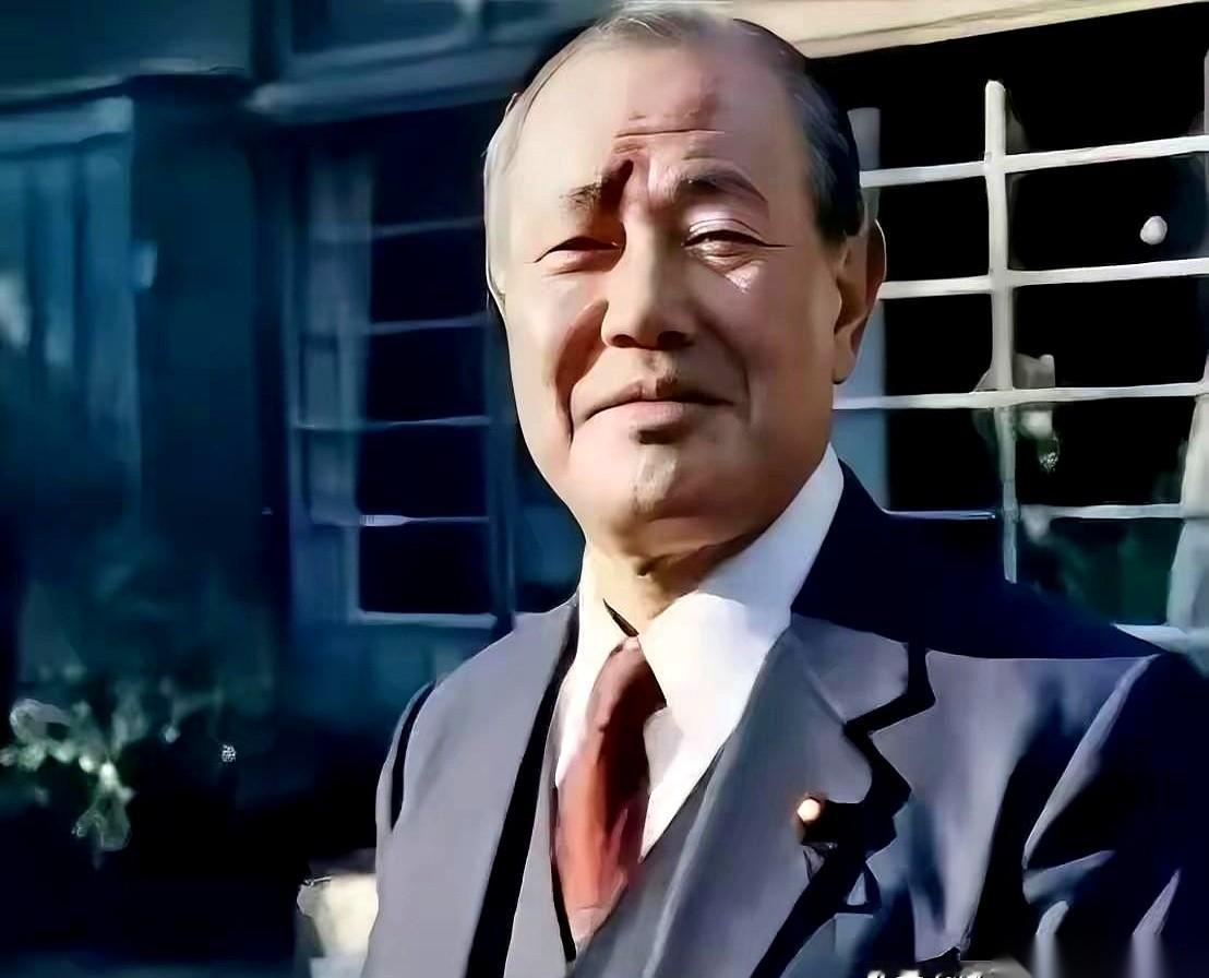 你以为人家怕的是咱们的航母？怕咱们的火箭炮？
错了。人家真正怕的，是咱们哪天回过