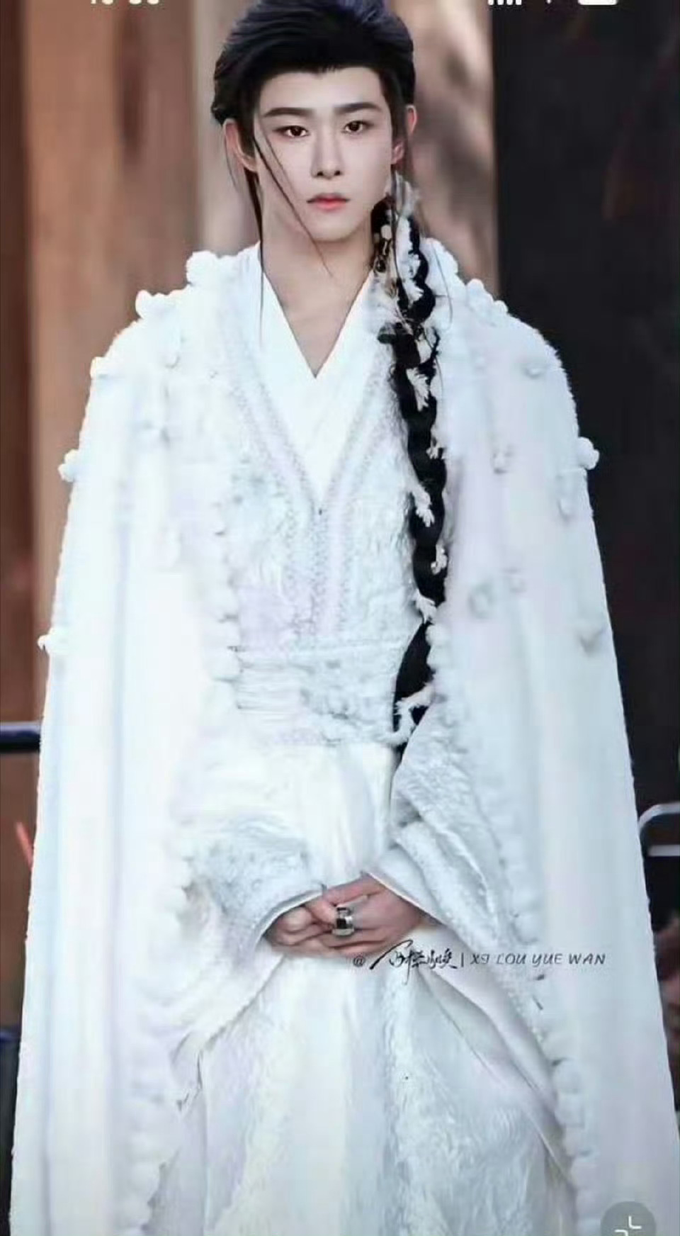 田嘉瑞月鳞绮纪里面造型神似刘亦菲这差了十万八千里吧怎么会弄这个话题阿我受不了了你