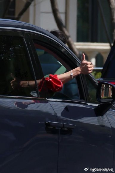 只有代旭才能给裴轸售后. 代旭给裴轸的售后绝了！《风华合伙人》里他往那一站，温和