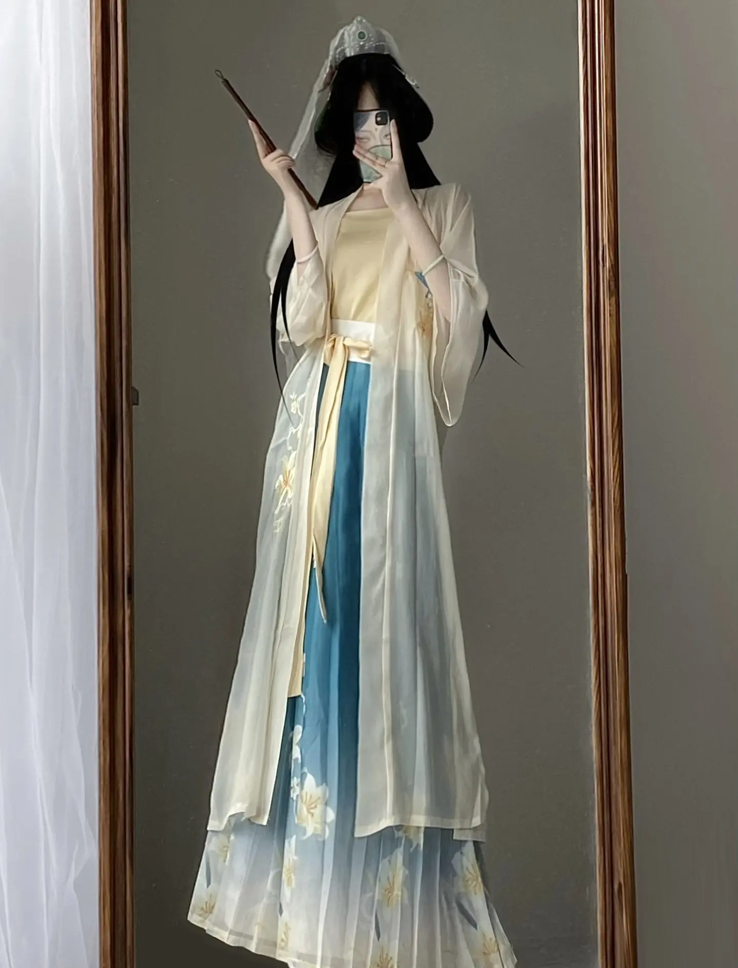 “她是半阙未完的宋词”