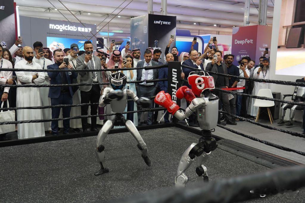 中国机器人在沙特LEAP科技展“圈粉”
 
 　　近日在沙特阿拉伯首都利雅得举行
