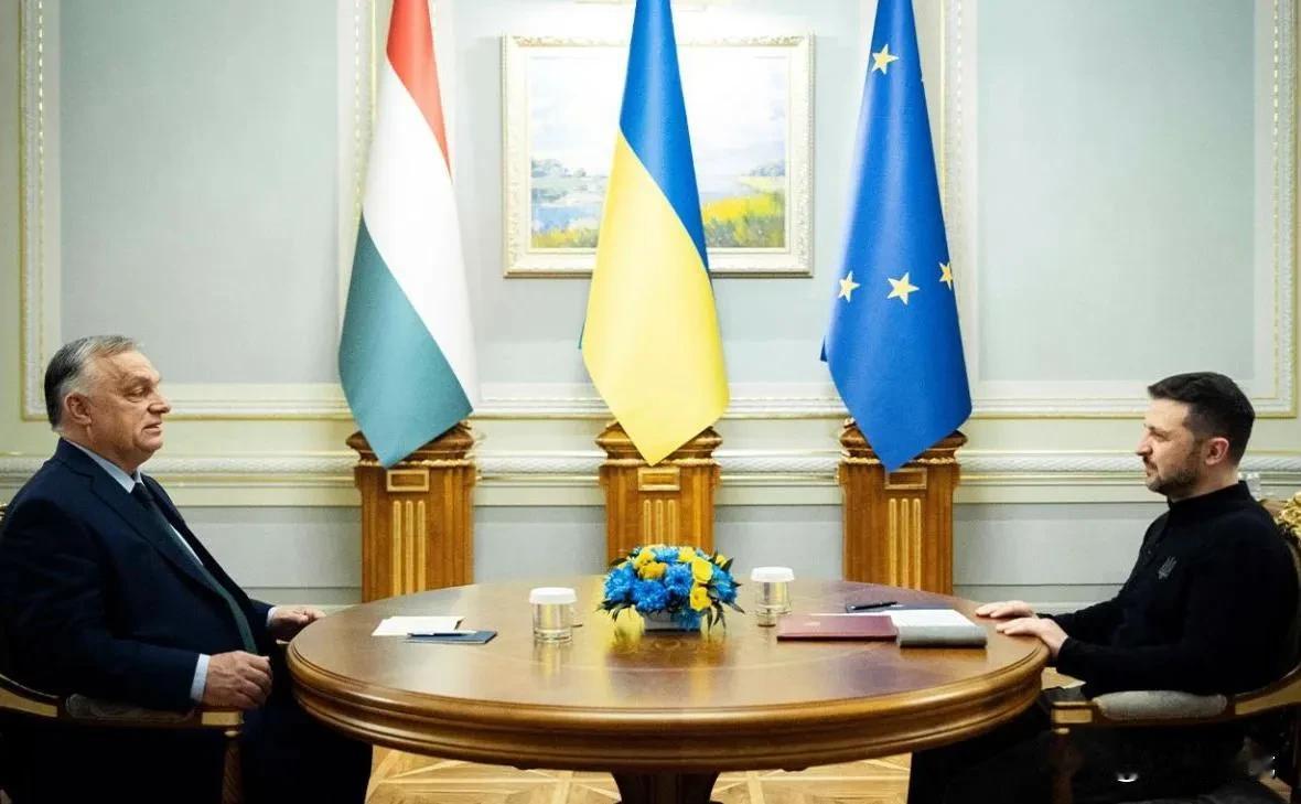 欧尔班要求泽连斯基对匈牙利“多些尊重”

匈牙利领导人正式向乌克兰总统发送了一封