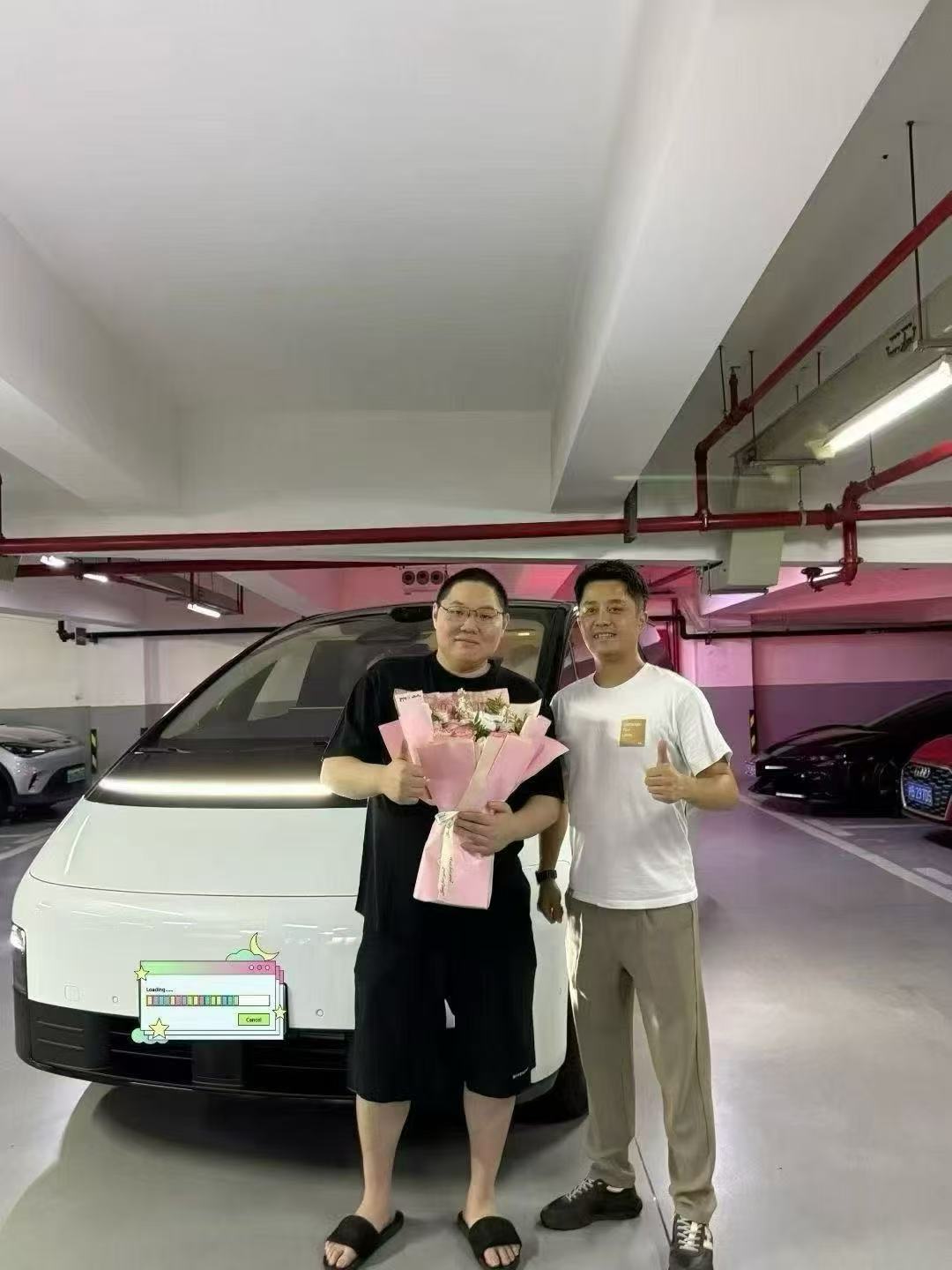 哈哈哈，PDD成为了理想MEGA车主，90后了解英雄联盟的应该都知道他吧。[馋嘴