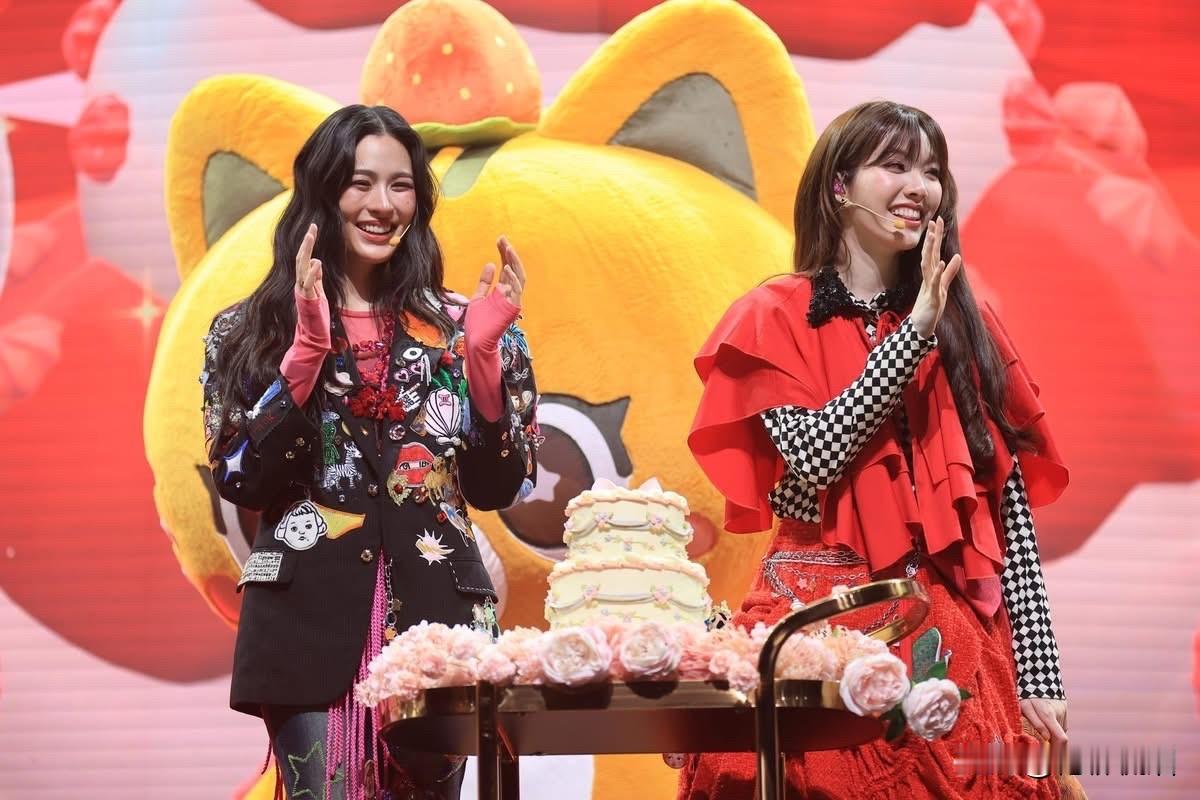 Lingling、Orm的生日粉丝会。。🎂🎂