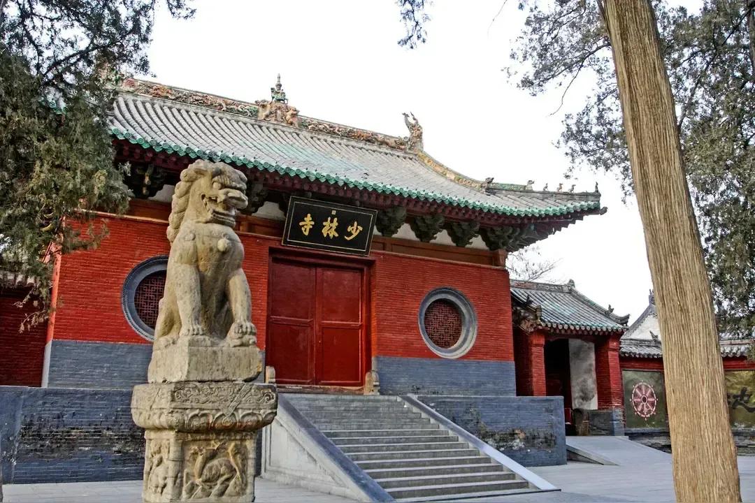 宗教与信仰

      西北某穆斯林大厦被举报到宗教管理局，名字被撤销并且建筑