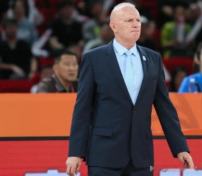 CBA，浙江116-79北京，北京是防防不住攻攻不进，频繁更换主教练导致体系混乱