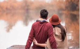 我老公有多稀罕媳妇，说出来你们别笑话他。我们结婚25年了，当年他20岁，我23岁