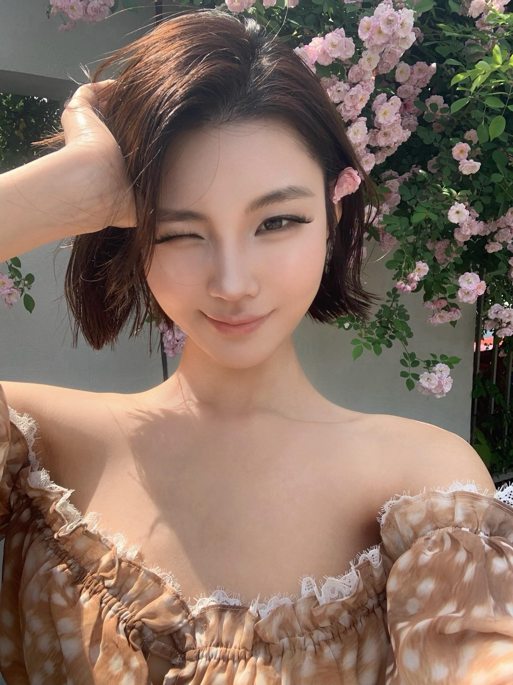 你微微一笑蝴蝶为你倾倒。