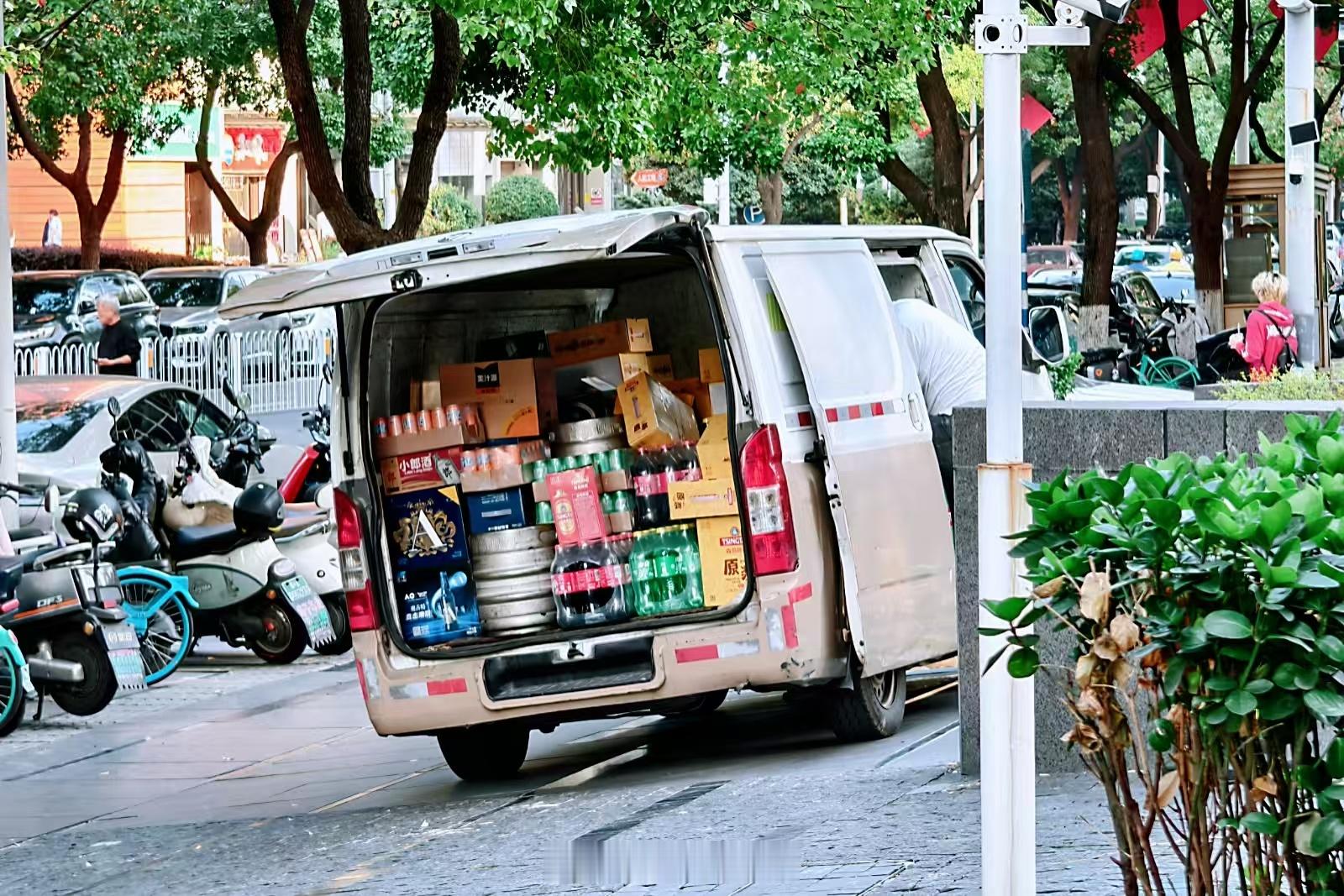 霓虹街头既视感有了[并不简单]van事通[超话] ​​​