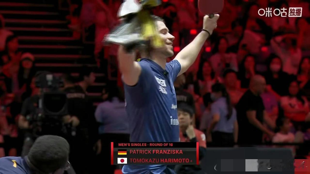 弗朗西斯卡3比2张本智和（-6，7，7，-6，8）
晋级2026WTT新加坡大满