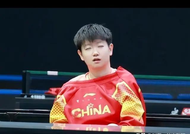 孙颖莎2-1领先陈幸同，彼此知根知底，谁晋级决赛?

北京大满贯女单半决赛，孙颖