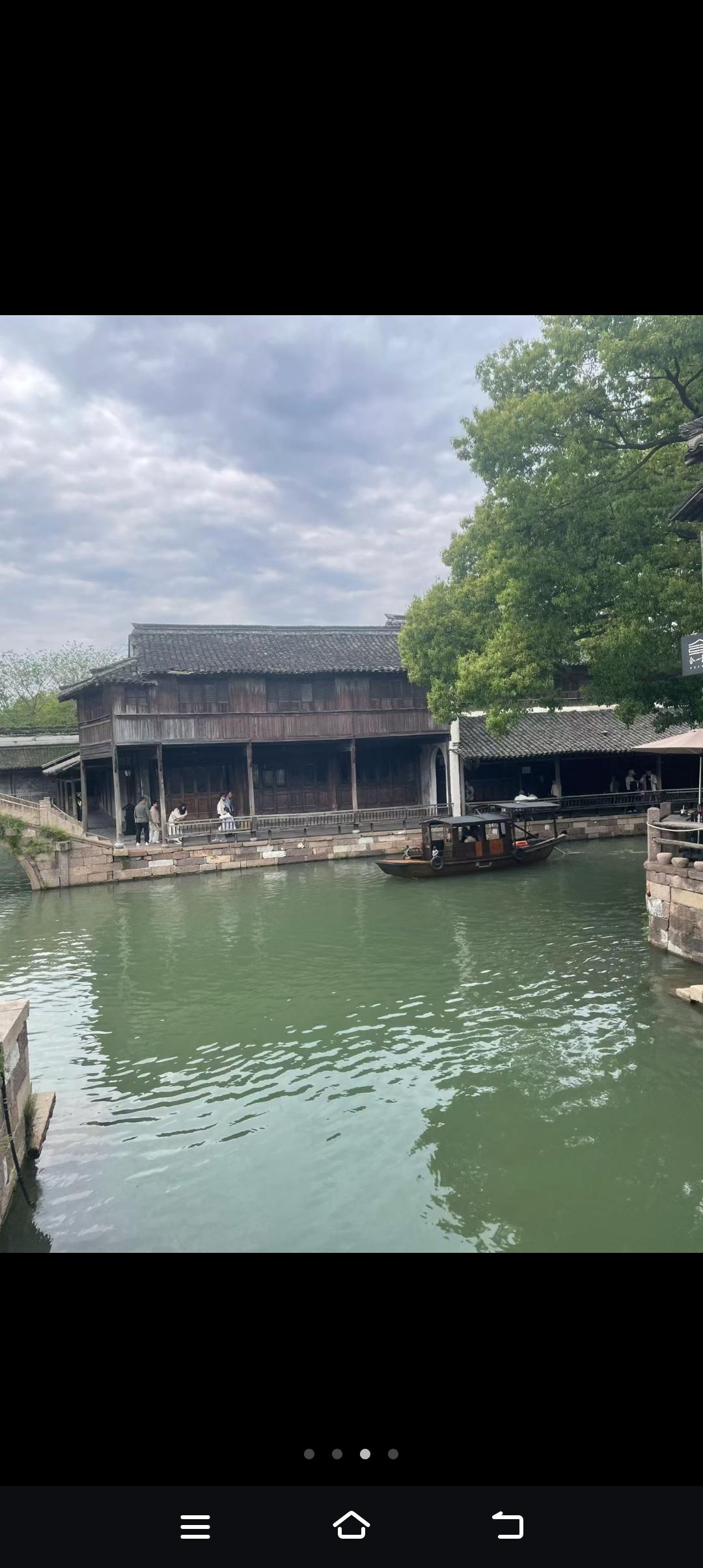 端午出游分享端午攥着半袋艾草香出门，沿东昌湖绕了半圈。风裹着粽叶香飘过来，岸边老