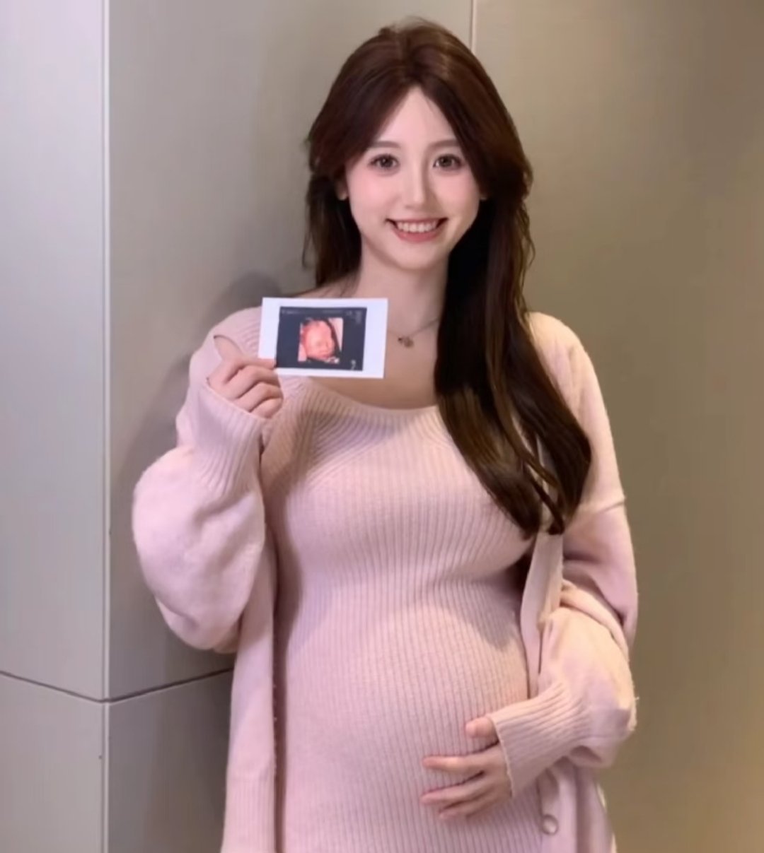 一栗小莎子回应确诊淋巴瘤她的另一个名字是“妈妈”。当健康拉响警报，她说：“当了妈