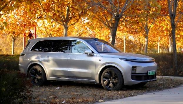 用惯了电车的人，不知道什么原因，一个个变得更加节俭，越来越抠[捂脸]出门几公里打