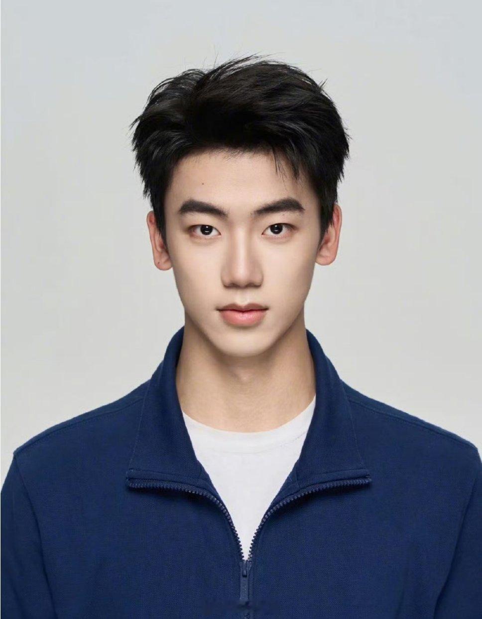 今年的北电表本第一，上海音乐学院音乐剧专业全国第一名 、还有上戏表演专业第一 