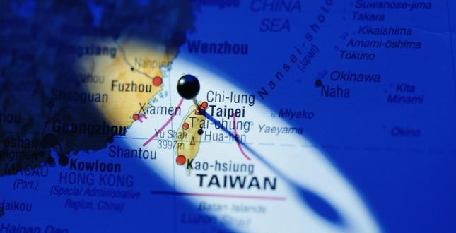 特朗普下令封锁霍尔木兹海峡，俄罗斯专家预测台湾命运！封锁台湾可能会瞬间改变该岛的