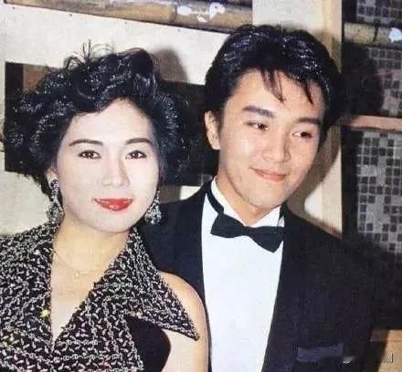 很多人都知道周星驰和朱茵那段意难平的感情，却鲜有人了解他的白月光其实是罗慧娟。
